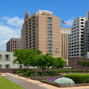 Doubletree Suites By Hilton Austin Downtown Capitol